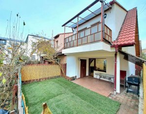 Maison 4 chambres à vendre dans Floresti