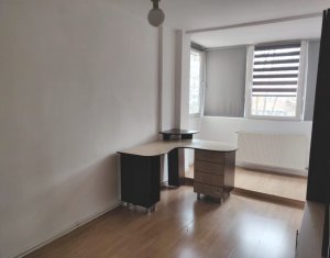 Appartement 4 chambres à vendre dans Cluj-napoca, zone Manastur