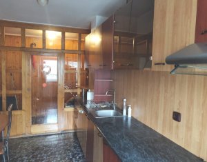 Appartement 4 chambres à vendre dans Cluj-napoca, zone Manastur