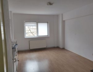 Appartement 4 chambres à vendre dans Cluj-napoca, zone Manastur