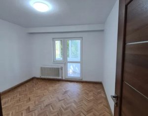 Appartement 4 chambres à vendre dans Cluj-napoca, zone Plopilor
