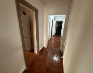 Appartement 4 chambres à vendre dans Cluj-napoca, zone Manastur