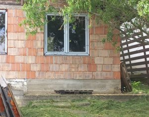 House 3 rooms for sale in Campenesti