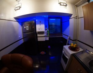 Appartement 4 chambres à vendre dans Cluj-napoca, zone Manastur