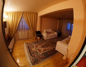 Appartement 4 chambres à vendre dans Cluj-napoca, zone Manastur