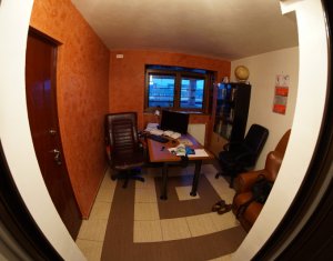 Appartement 4 chambres à vendre dans Cluj-napoca, zone Manastur