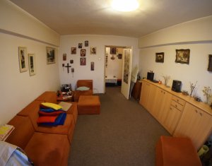 Lakás 4 szobák eladó on Cluj-napoca, Zóna Manastur