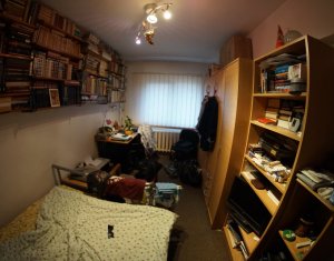 Lakás 4 szobák eladó on Cluj-napoca, Zóna Manastur