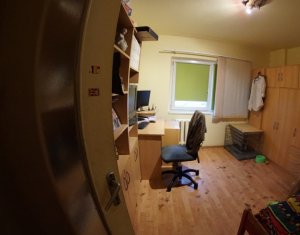 Lakás 4 szobák eladó on Cluj-napoca, Zóna Manastur