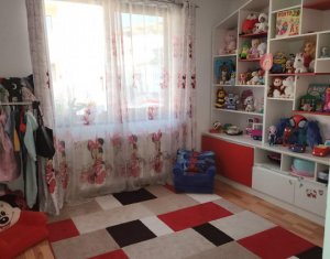 Maison 4 chambres à vendre dans Floresti