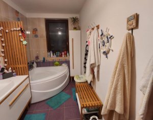 Maison 4 chambres à vendre dans Floresti