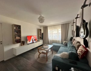 Appartement 3 chambres à vendre dans Cluj-napoca, zone Intre Lacuri