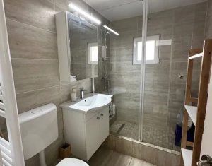 Appartement 3 chambres à vendre dans Cluj-napoca, zone Intre Lacuri