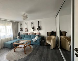 Appartement 3 chambres à vendre dans Cluj-napoca, zone Intre Lacuri