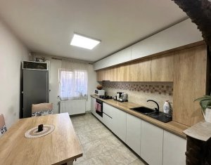 Appartement 3 chambres à vendre dans Cluj-napoca, zone Intre Lacuri