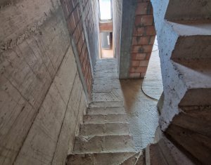 Ház 4 szobák eladó on Campenesti, Zóna Centru