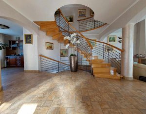 Maison 6 chambres à vendre dans Cluj-napoca, zone Faget