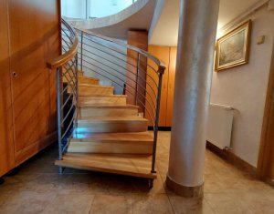 Maison 6 chambres à vendre dans Cluj-napoca, zone Faget