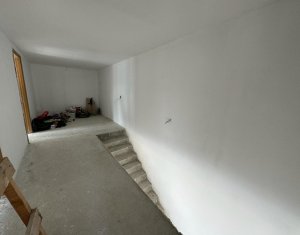 Maison 5 chambres à vendre dans Floresti