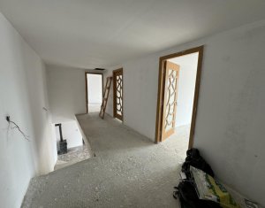 Maison 5 chambres à vendre dans Floresti