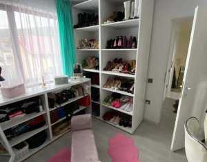 Maison 4 chambres à vendre dans Floresti