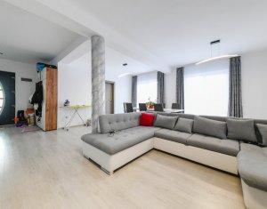, 160m2 dans Chinteni, zone Centru