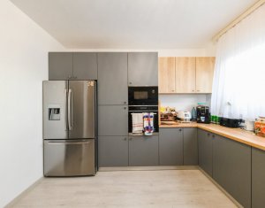Maison 5 chambres à vendre dans Chinteni, zone Centru