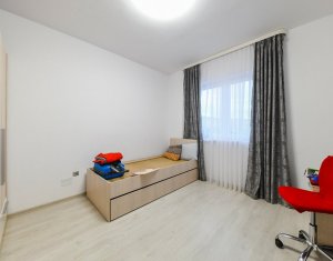 Maison 5 chambres à vendre dans Chinteni, zone Centru