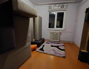 Appartement 4 chambres à vendre dans Cluj-napoca, zone Manastur