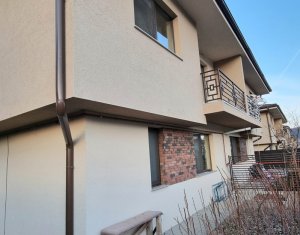 Maison 5 chambres à vendre dans Floresti