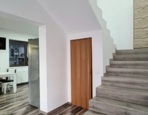 Maison 5 chambres à vendre dans Floresti