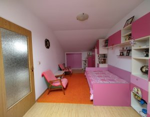Apartament 3 camere, 110 mp utili, zona Vivo 