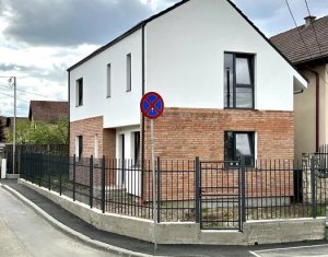 Maison 4 chambres à vendre dans Cluj-napoca, zone Someseni