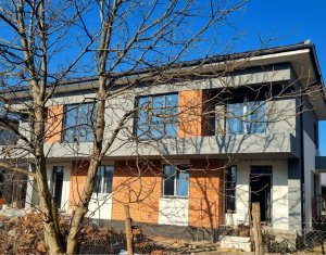 Maison 4 chambres à vendre dans Floresti