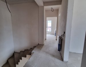 Maison 4 chambres à vendre dans Floresti