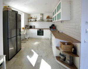 Maison 5 chambres à vendre dans Cluj-napoca, zone Faget