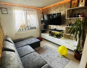 Maison 4 chambres à vendre dans Floresti