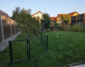 Casa Floresti singur in curte 