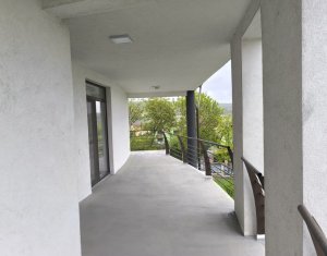 Casa-vila, 7 cam., 418 m.p., 2000 m.p. teren, Dambul Rotund, zona linistita 