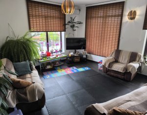 Casa-vila, 7 cam., 418 m.p., 2000 m.p. teren, Dambul Rotund, zona linistita 