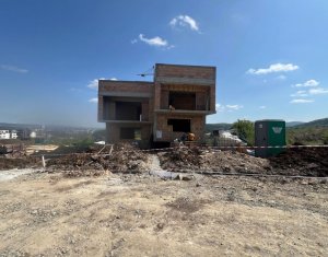 Maison 4 chambres à vendre dans Floresti