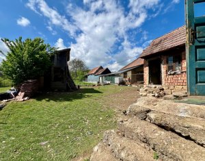 Exclusivitate ! Pozitie excelenta, casa Savadisla