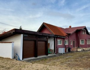 Maison 8 chambres à vendre dans Savadisla, zone Centru