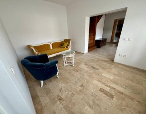 House 8 rooms for sale in Savadisla, zone Centru