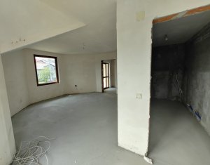 House 6 rooms for sale in Campenesti, zone Centru