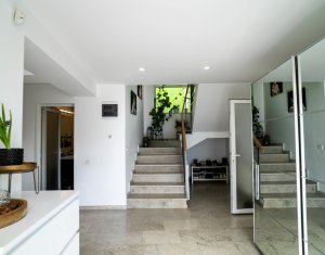 Maison 5 chambres à vendre dans Cluj-napoca, zone Faget