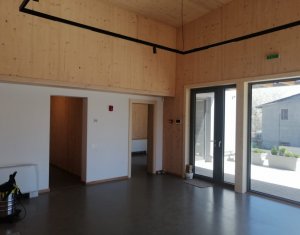 Showroom 500mp, curte 1000mp, 8 parcari, zona Ambient Someseni 