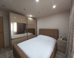Appartement 3 chambres à vendre dans Cluj-napoca, zone Intre Lacuri
