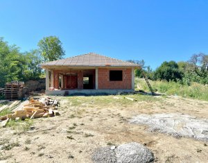 Ház 3 szobák eladó on Aiton, Zóna Centru