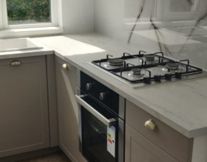 Appartement 4 chambres à vendre dans Cluj-napoca, zone Manastur